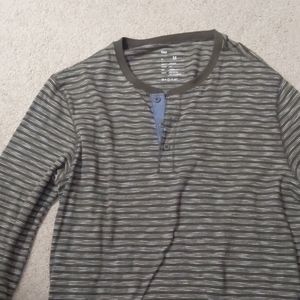 GAP button up long sleeve
